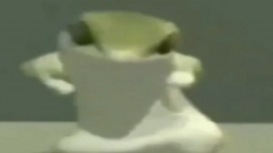 Создать мем: ящерка флексит, человек, керамическая чашка