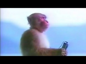 Создать мем: обезьянка с наушниками, обезьяна смешная, обезьянки