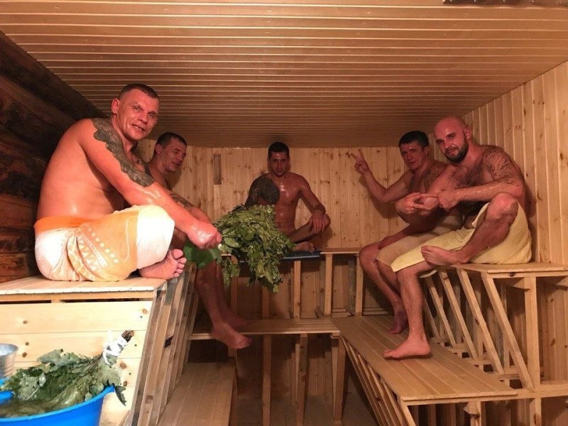 Создать мем: мужики в общественной бане, в русской бане, русская баня