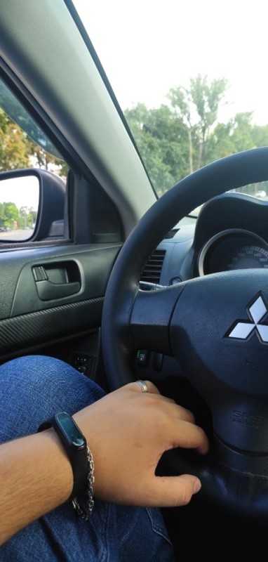 Create meme: mitsubishi, mitsubishi steering wheel, mitsubishi lancer 10 steering wheel