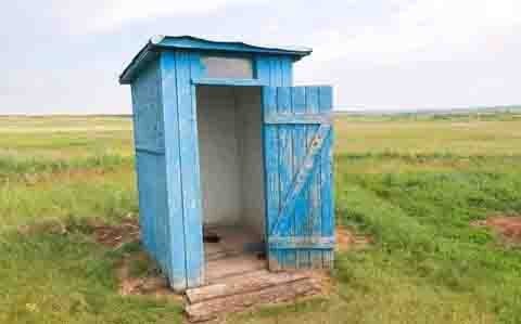 Создать мем: старый туалет, деревенский уличный туалет, уличный туалет в деревне