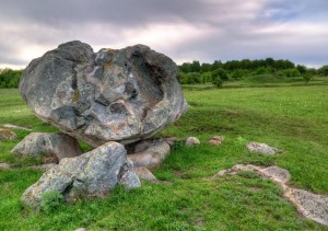 Создать мем: камень, конь камень, конь камень ефремовский