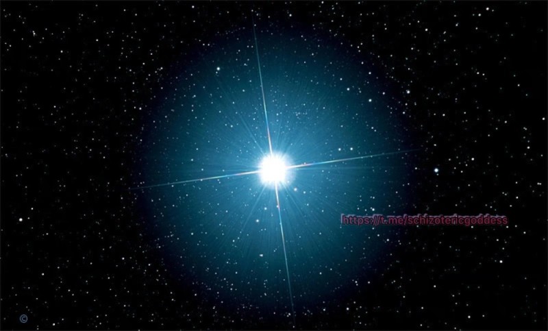 Создать мем: голубая звезда сириус, сириус звезда на небе, сириус и полярная звезда