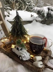 Создать мем: доброе утро зима, доброе утро зимой кофе согреет, уютный зимний вечер