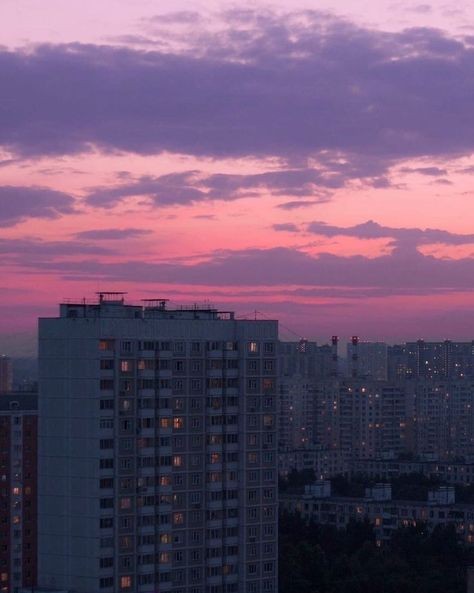 Create meme: city sunset, doomer aesthetics of the panel, sunset in moscow