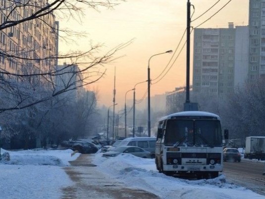 Создать мем: фотографии автобусов, зима автобус псков, городской транспорт