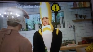 Создать мем: кин сокджин в костюме банана, сокджин банан, человек