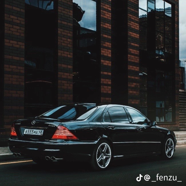 Create meme: mercedes-benz w220, black mercedes benz, mercedes s w220 amg