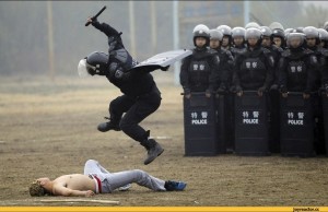 Создать мем: полиция сервер, siege. violence, мемы про полицию