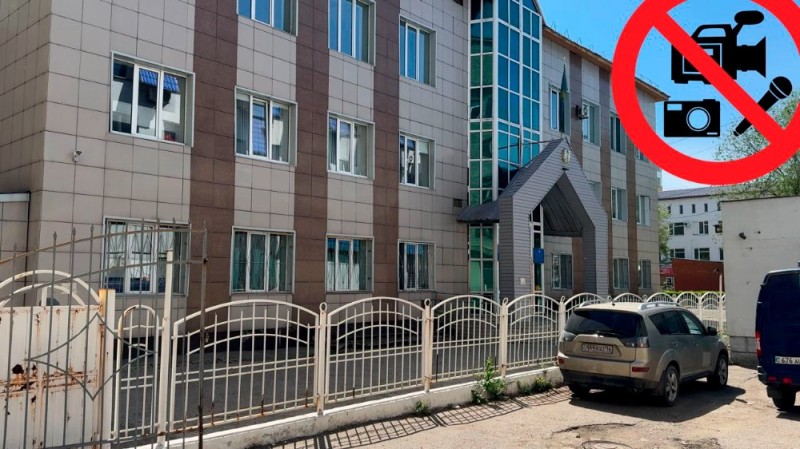 Create meme: medical center, Lenin 23 Tyumen polyclinic 3, the building 