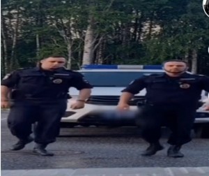 Создать мем: полицейский танцует, полицейские будни, полиция