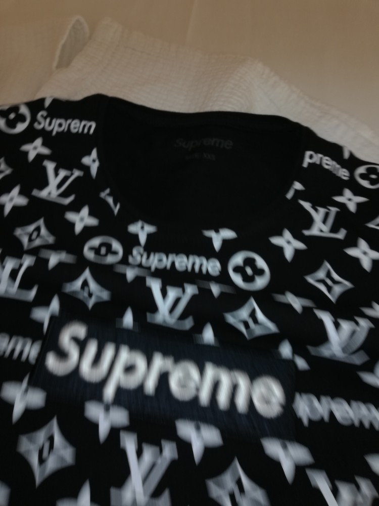 Supreme x louis vuitton best sale hoodie black