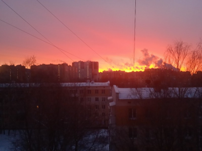 Create meme: sunset from the window, sunset moscow, dawn 