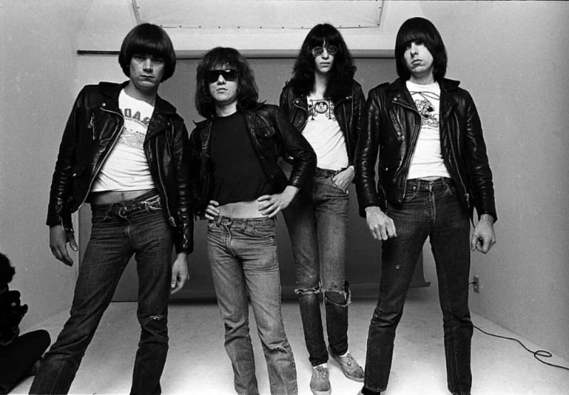 Создать мем: ramones 1991, ramones rocket to russia, ramones ramones