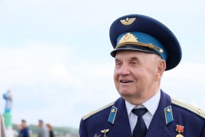 Создать мем: генерал дубовиков николай михайлович, боднар александр николаевич, воздушно-десантные войска