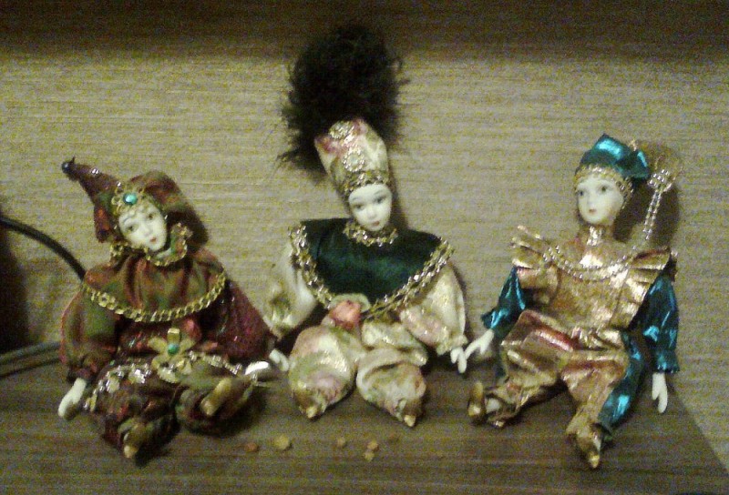 Create meme: The Harlequin doll, porcelain harlequin doll remeco collection, Harlequin remeco collection