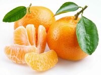 Создать мем: апельсин мандарин, фрукты мандарин, мандаринка на белом фоне