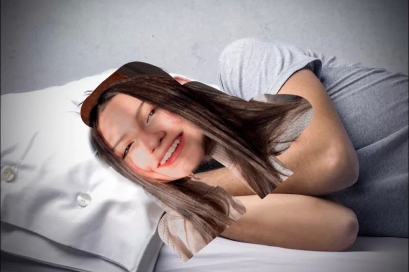 Создать мем: человек, девушка, человек спит в кровати
