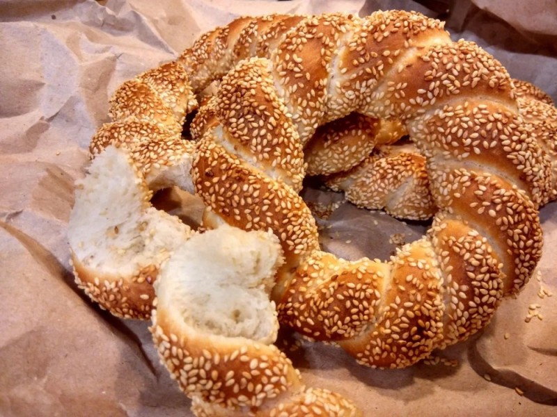 Create meme: simit Turkish bagel with sesame seeds, Turkish bagel with sesame seeds, Turkish simita bagels with sesame seeds