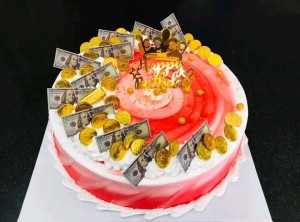 Создать мем: торт в виде денег, торт на день рождения 32 года, торт денежный