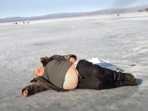 Create meme: drunk on the ice, be fine, on the ice