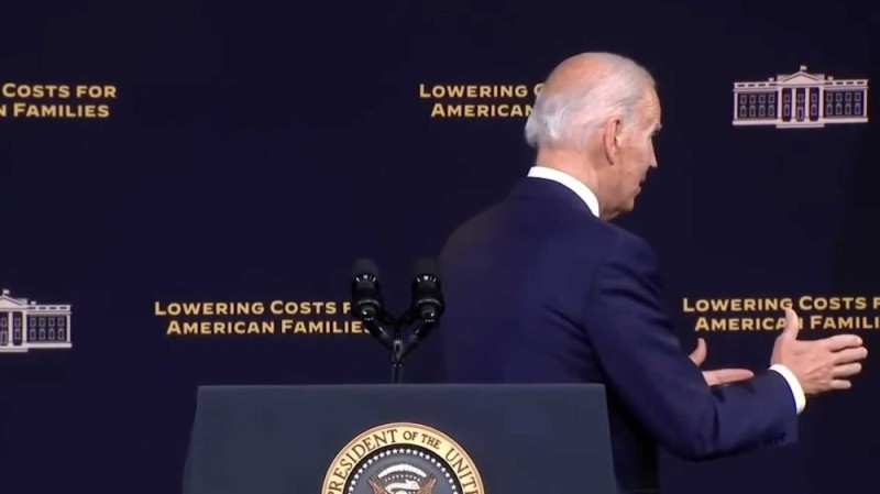 Create meme: Biden shook hands with emptiness, biden's handshake, Joe Biden handshake