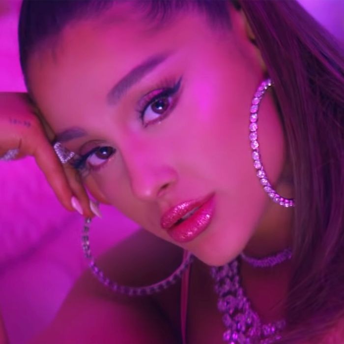 Create meme: Ariana Grande, ariana grande 7 rings, ariana grande 7 rings