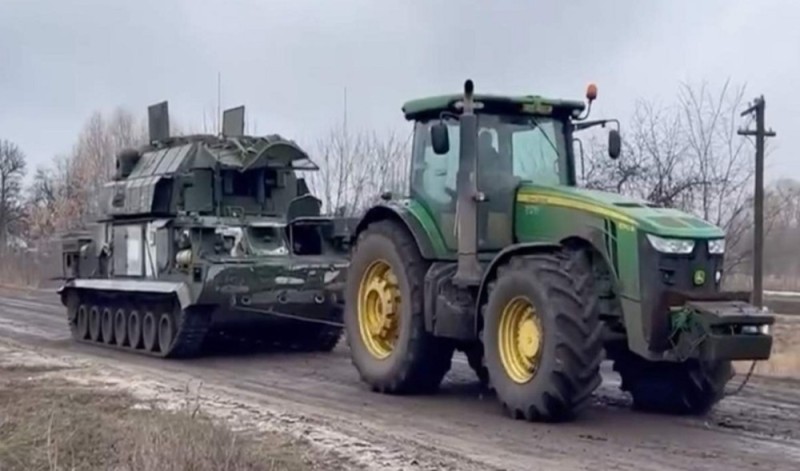 Создать мем: джон дир 8, трактор джон дир 8335r, трактор джон дир 7730