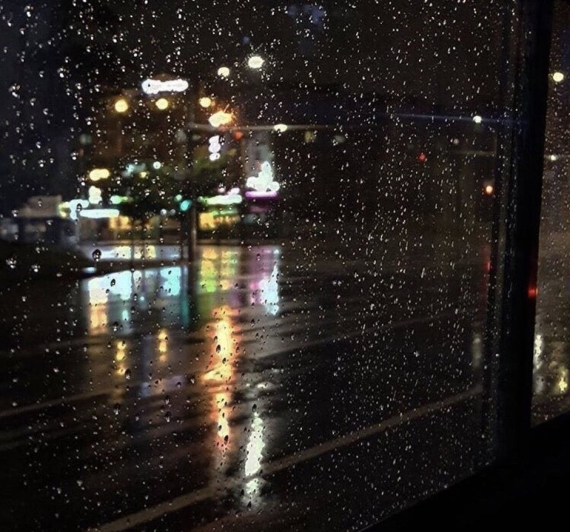 Create meme: rain on the window, aesthetics of rain at night, rain at night