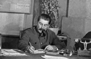 Создать мем: сталин одобряет, сталин начало, сталин 1941