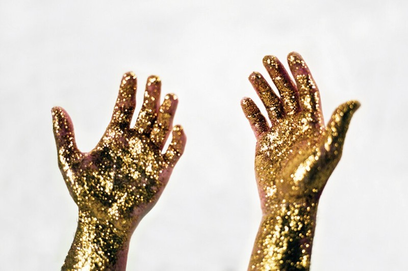 Create meme: golden hands, sequined palms, hands in sequins