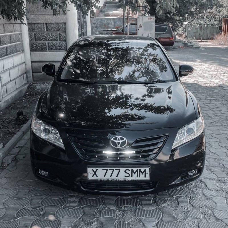 Create meme: Hyundai Sonata V (NF), toyota camry 2012, Camry 