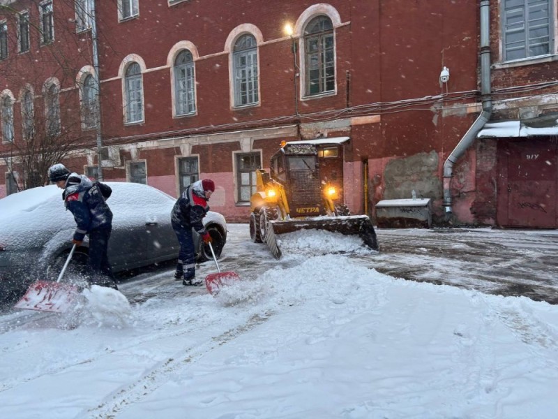 Create meme: the snow fell , snow in St. Petersburg, snow removal 