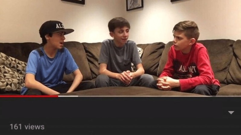 Create meme: three schoolchildren discuss a meme, Couch experts meme schoolchildren, schoolchildren discuss a meme