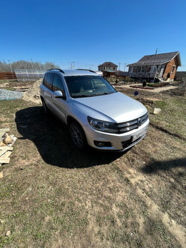 Создать мем: Volkswagen Tiguan I Рестайлинг, volkswagen tiguan 1, volkswagen tiguan 2013