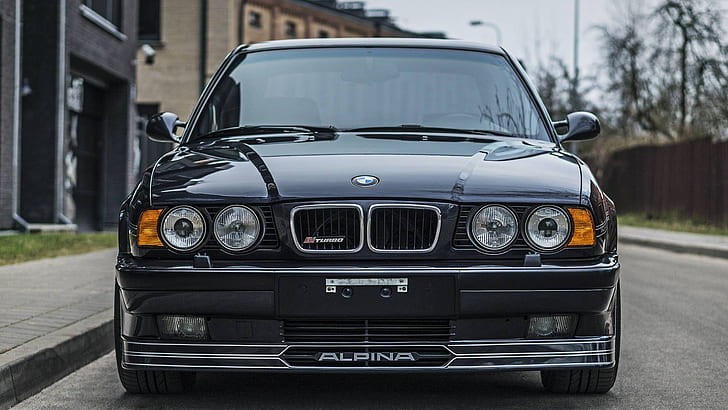 Создать мем: bmw e32 alpina, bmw e34 альпина, бмв м5 е34