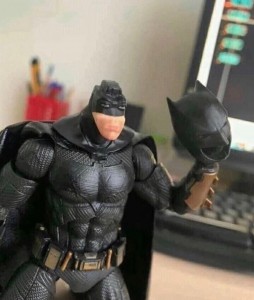 Создать мем: бэтмен игрушка, thinkway toys костюм бэтмена, фигурка injustice 2: batman