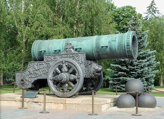 Create meme: tsar cannon moscow, tsar cannon moscow kremlin, monument to the tsar cannon