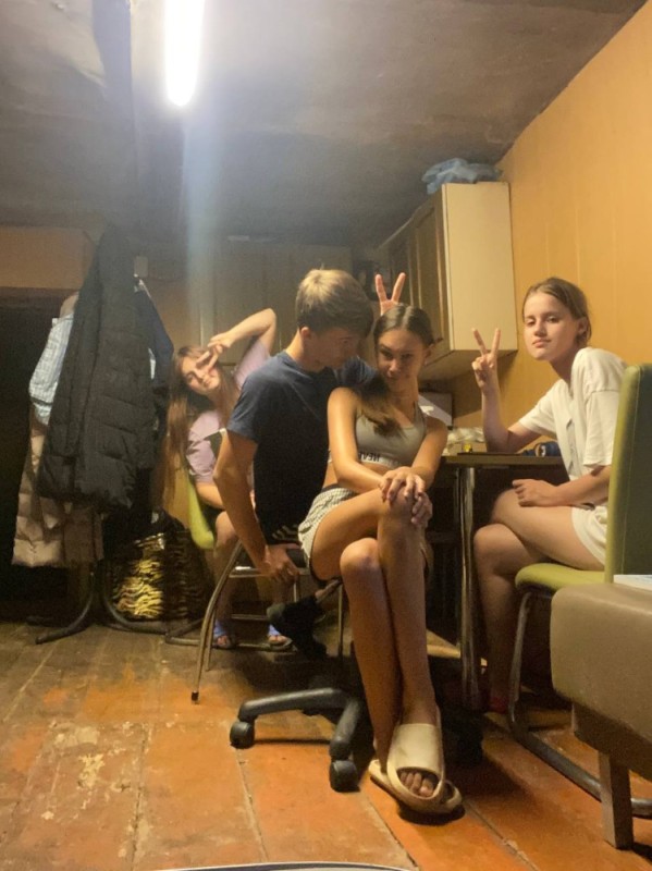 Create meme: women's dorm, a student in a dormitory, feet 