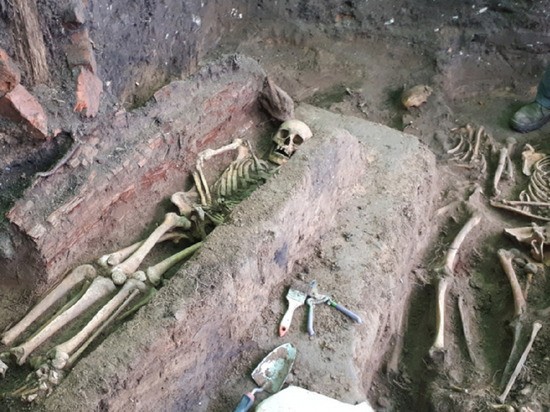 Create meme: excavation of graves, Viking burial finds on Saaremaa, ancient burial