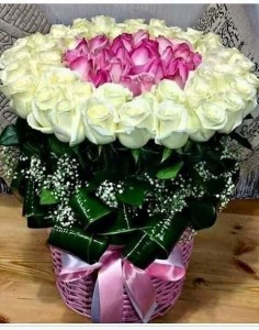 Create meme: roses bouquet, bouquet of white roses, flowers and roses
