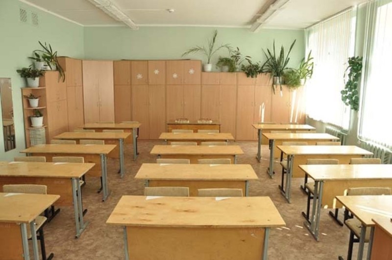 Create meme: a class without students, the students of the school, desks in the classroom