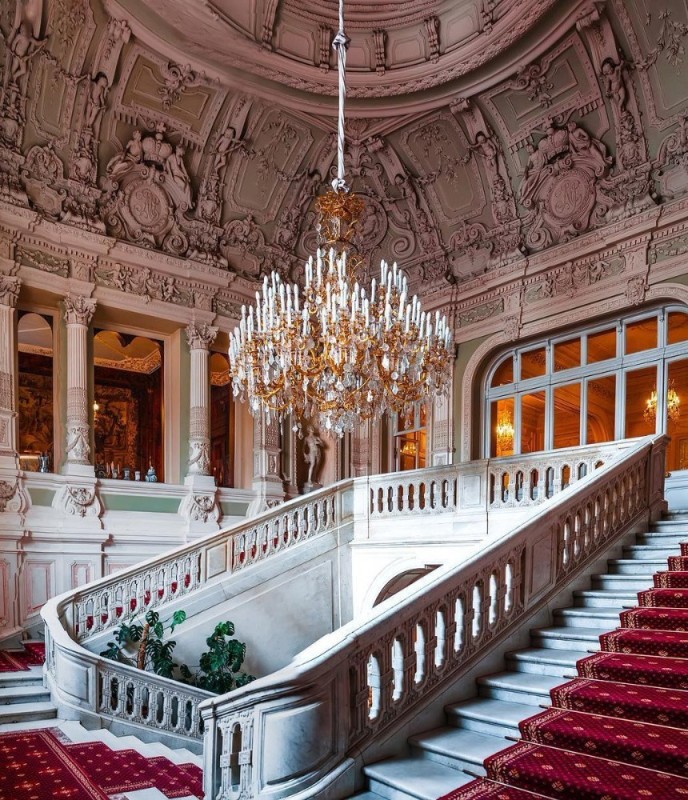 Create meme: Yusupov Palace in St. Petersburg, Yusupov Palace on the Moika in St. Petersburg, Yusupov Palace stairs