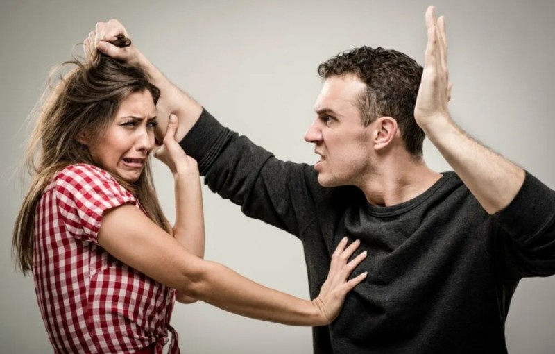 Create meme: psychology of relationships, aggressive relationships, a man shouts at a woman