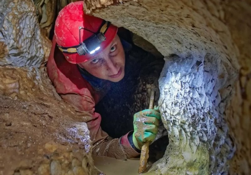 Create meme: cave, speleology in Russia, a caver in clay