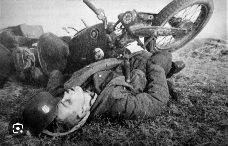 Create meme: German motorcycle 1941, motorcycles of the second World War, German motorcyclists