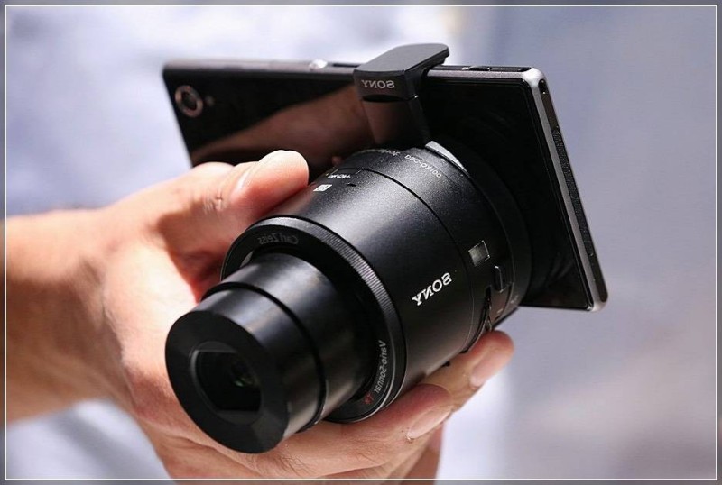 Создать мем: sony qx100, камера сони, sony cyber-shot qx100