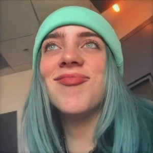 Создать мем: billie eilish коллаж, billie eilish в зеленой шапке, billie eilish и авокадо