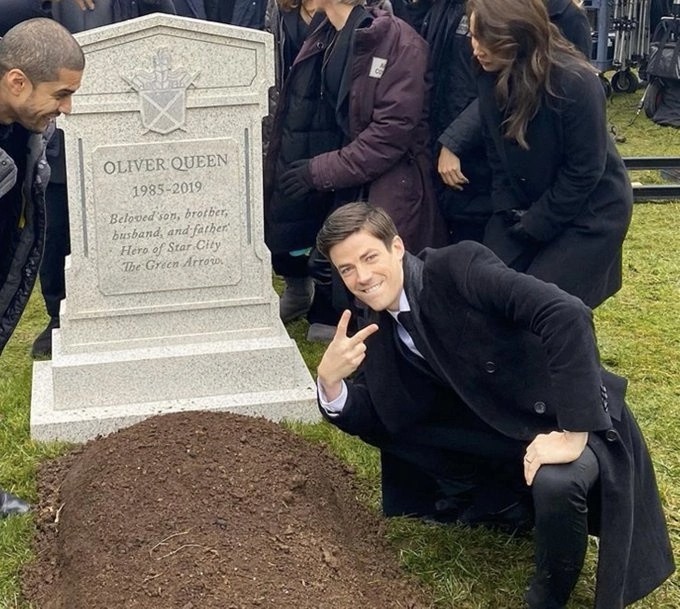 Create meme: Grant Gustin at the grave, screenshot , grant gastin near the grave of Oliver