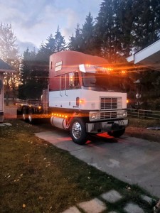 Создать мем: грузовик peterbilt, freightliner coe dual-axle грузовик обои, peterbilt 362 cabover